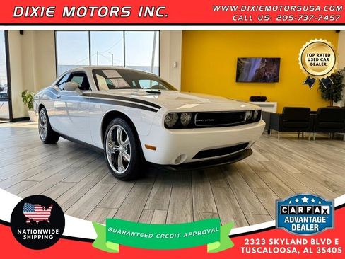 Used 2011 Dodge Challenger R/T image 1