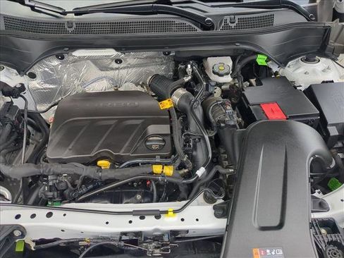 Used 2025 Chevrolet Trax LT w/ LT Convenience Package image 21