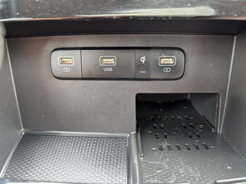 Used 2024 Kia Carnival SX Prestige FWD image 33