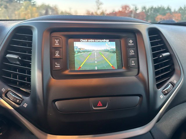 Used 2016 Jeep Cherokee Sport w/ Cold Weather Group AWD/4WD image 31