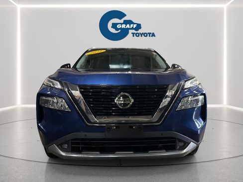 Used 2021 Nissan Rogue Platinum AWD/4WD image 2