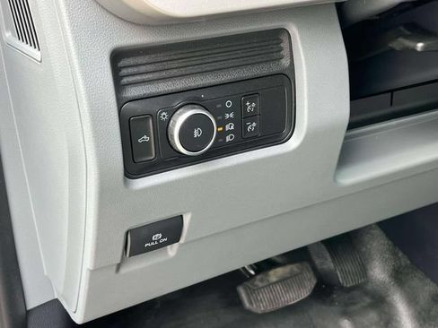 New 2026 Ford F250 XL w/ XL Chrome Package RWD image 26