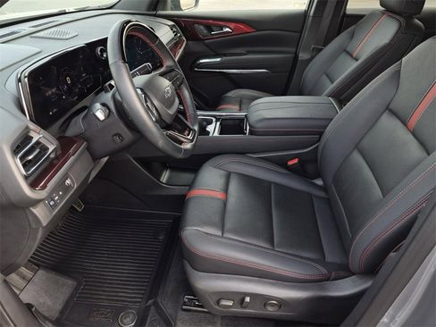 Certified 2025 Chevrolet Traverse RS w/ LPO, Floor Liner Package image 35