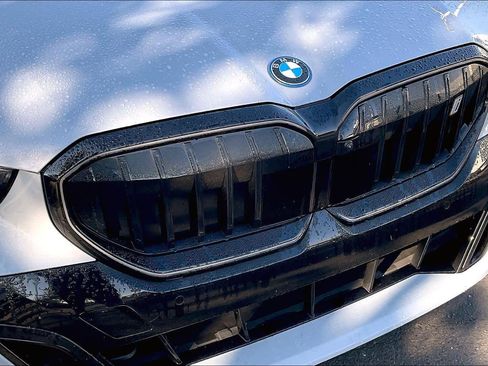 Used 2025 BMW i5 eDrive40i w/ M Sport Package image 31