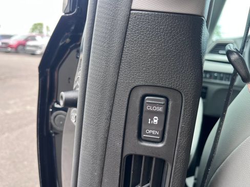Used 2018 Honda Odyssey EX-L image 21