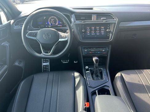 Used 2023 Volkswagen Tiguan SE R-Line image 9