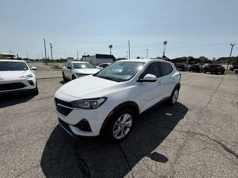 Used 2020 Buick Encore GX Preferred w/ Cold Weather Comfort Package FWD image 2