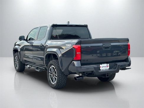 Used 2025 Toyota Tacoma TRD Sport image 7