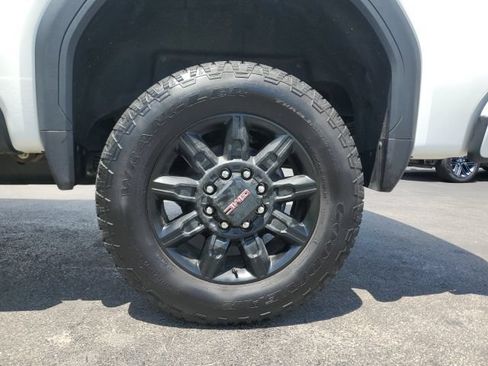 Used 2025 GMC Sierra 2500 AT4 AWD/4WD image 9