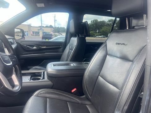 Used 2021 GMC Yukon Denali w/ Denali Premium Package AWD/4WD image 16