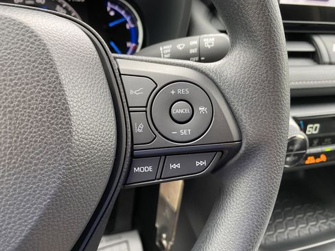 Used 2025 Toyota RAV4 LE image 20