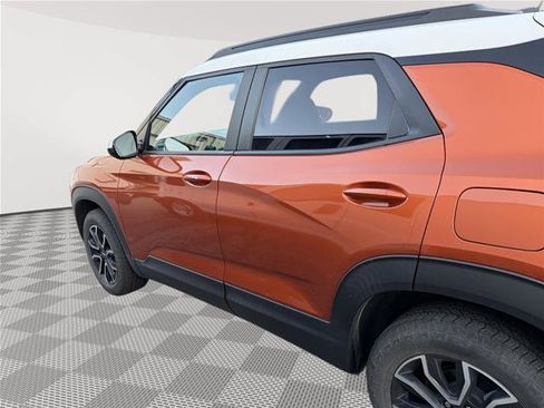 Used 2023 Chevrolet TrailBlazer ACTIV w/ Convenience Package AWD/4WD image 2