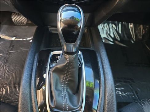 Used 2020 Nissan Rogue SV image 19