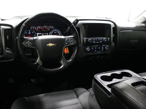 Used 2019 Chevrolet Silverado 1500 LT AWD/4WD image 2