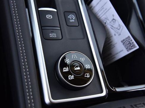 New 2026 Nissan Pathfinder Platinum image 23