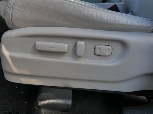 Used 2020 Honda Pilot Touring image 25