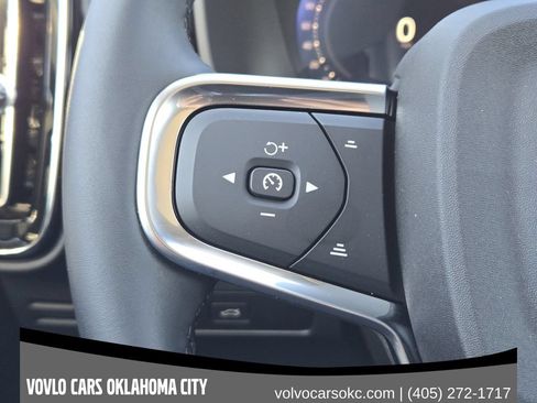Used 2026 Volvo XC40 B4 Core w/ Protection Package Premier FWD image 28