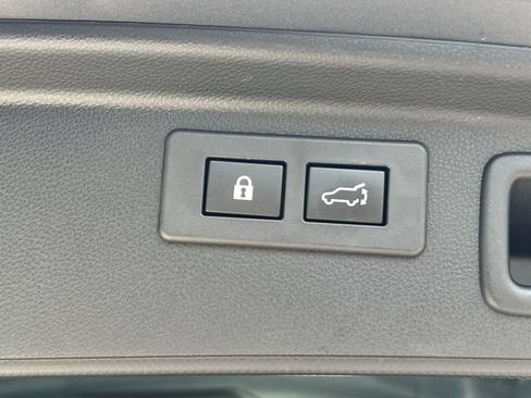 Certified 2023 Subaru Forester Touring AWD/4WD image 44