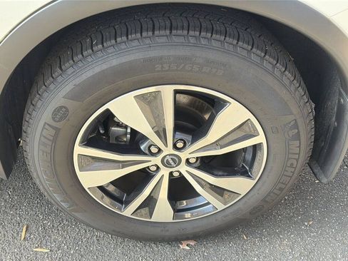 Certified 2024 Nissan Murano SV image 9