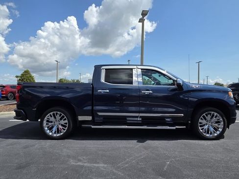 Certified 2022 Chevrolet Silverado 1500 High Country w/ Technology Package AWD/4WD image 7
