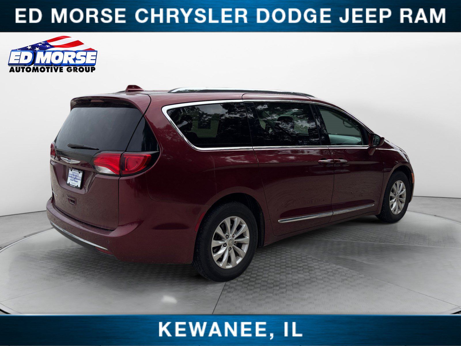 Used 2018 Chrysler Pacifica Touring-L FWD image 5
