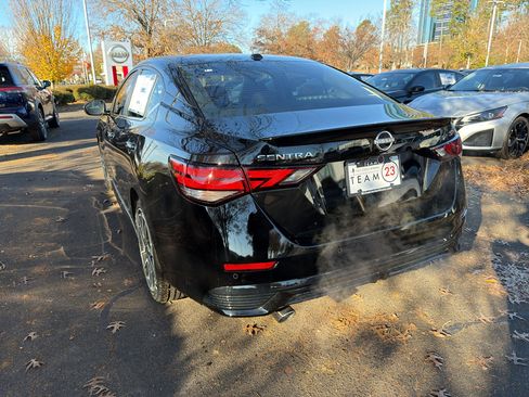 New 2025 Nissan Sentra SR image 5