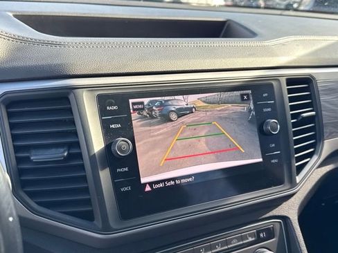 Used 2020 Volkswagen Atlas Cross Sport SE image 19