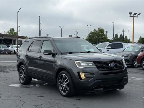 Used 2016 Ford Explorer Sport w/ Equipment Group 401A image 2