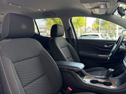 Used 2019 GMC Acadia SLE FWD image 32