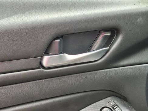 Used 2025 Nissan Altima 2.5 SV FWD image 12
