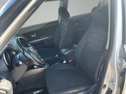 Used 2013 Kia Soul + FWD image 21