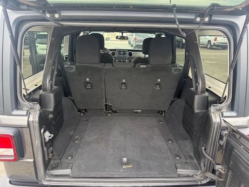 Used 2019 Jeep Wrangler Unlimited Sport S AWD/4WD image 4