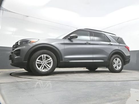 Used 2022 Ford Explorer XLT AWD/4WD image 39