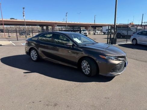 Used 2018 Toyota Camry LE w/ Moonroof Package image 18