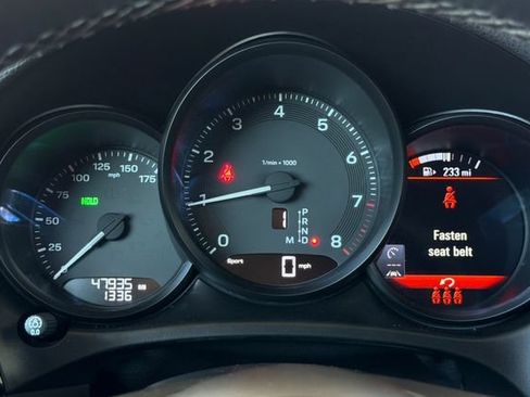 Used 2024 Porsche Macan AWD/4WD image 31