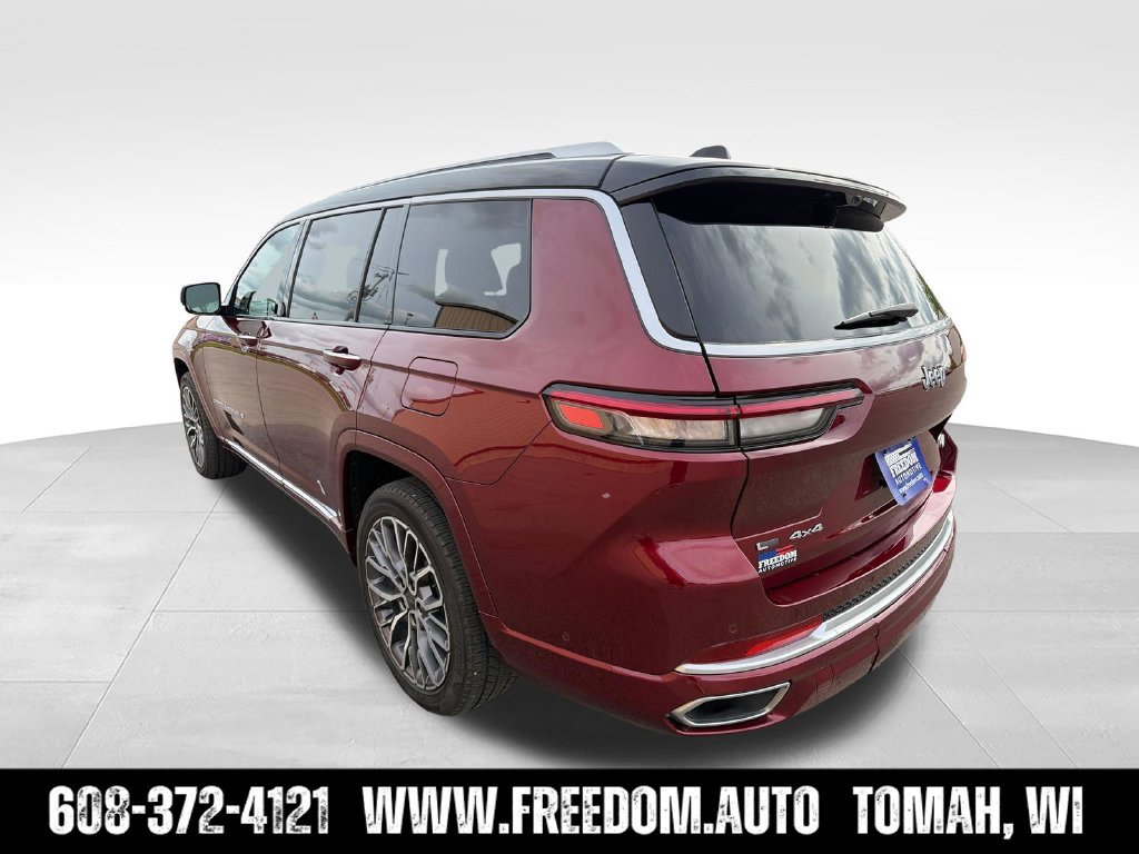 Used 2023 Jeep Grand Cherokee L Summit AWD/4WD image 3
