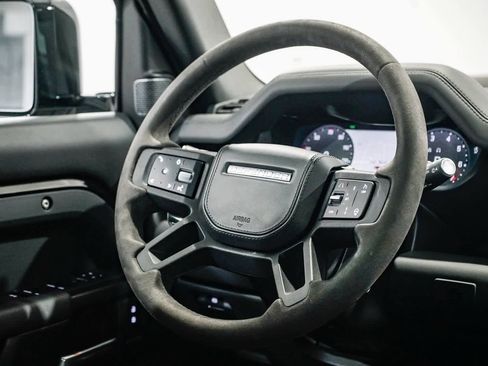 Used 2023 Land Rover Defender 110 V8 image 15