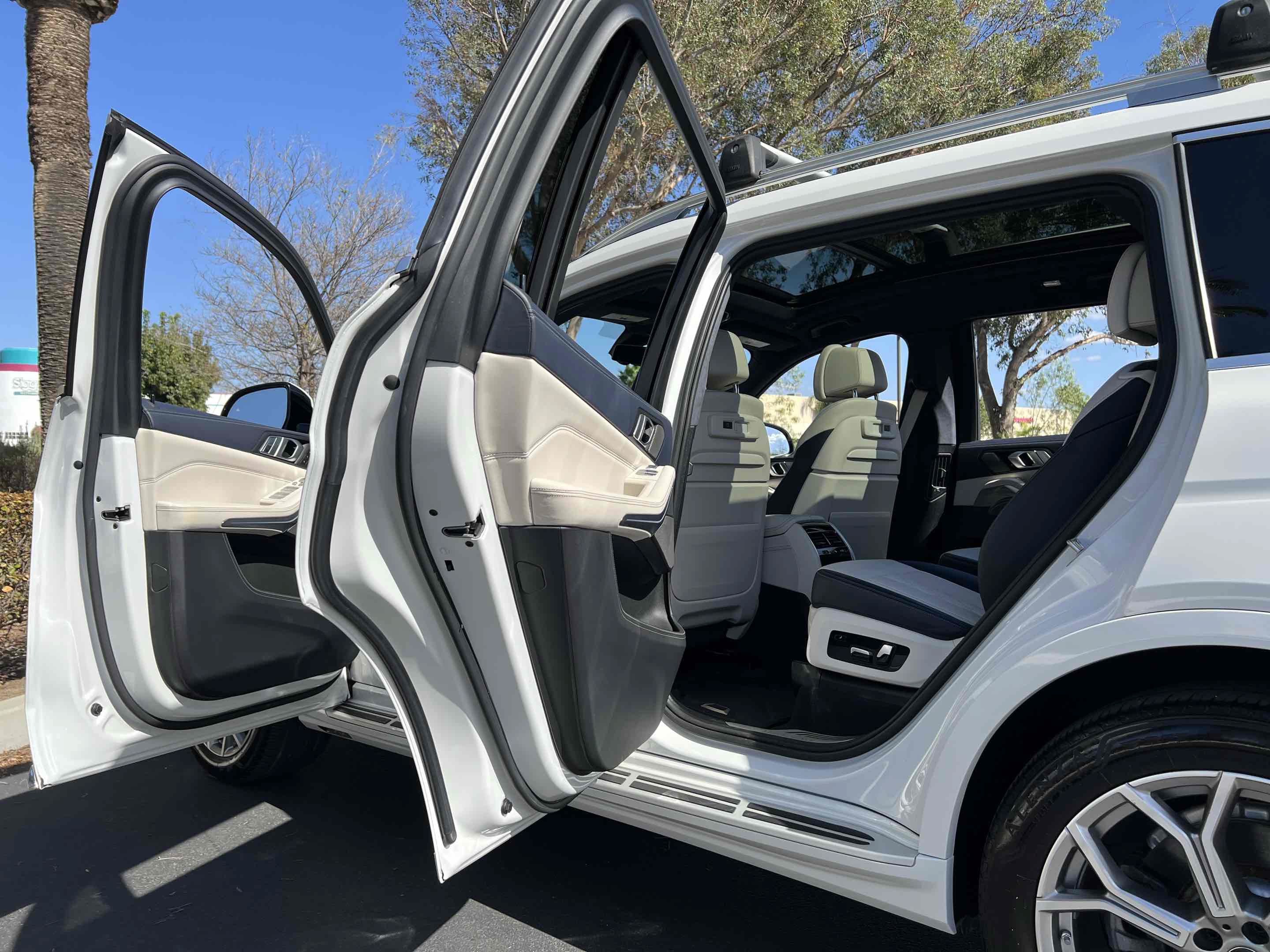 Used 2020 BMW X7 xDrive40i w/ Premium Package AWD/4WD image 76