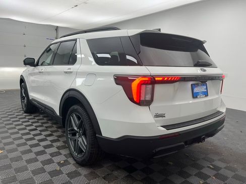 New 2026 Ford Explorer ST-Line w/ ST-Line Street Pack image 13