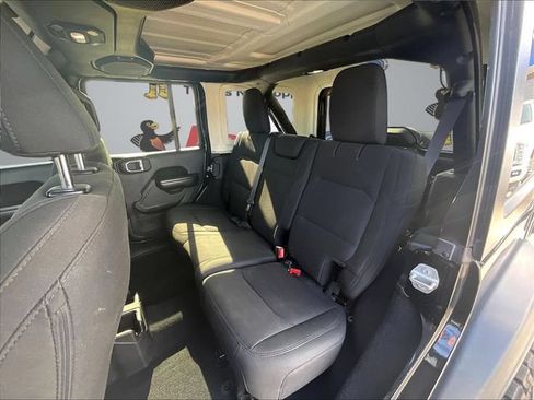 Used 2018 Jeep Wrangler Unlimited Sport S AWD/4WD image 22