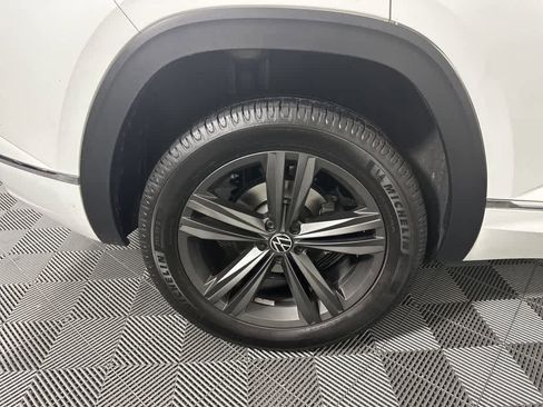 Used 2022 Volkswagen Atlas Cross Sport SEL R-Line image 29