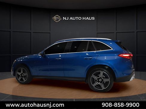 Used 2024 Mercedes-Benz GLC 300 4MATIC w/ AMG Line image 5