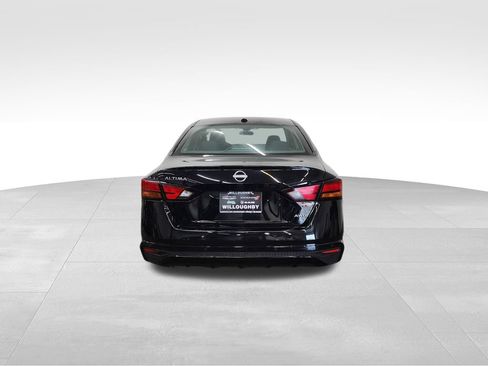 Used 2025 Nissan Altima 2.5 SV AWD/4WD image 7