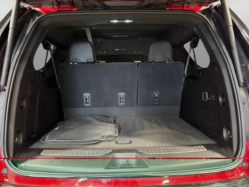 Used 2023 GMC Yukon XL Denali AWD/4WD image 48