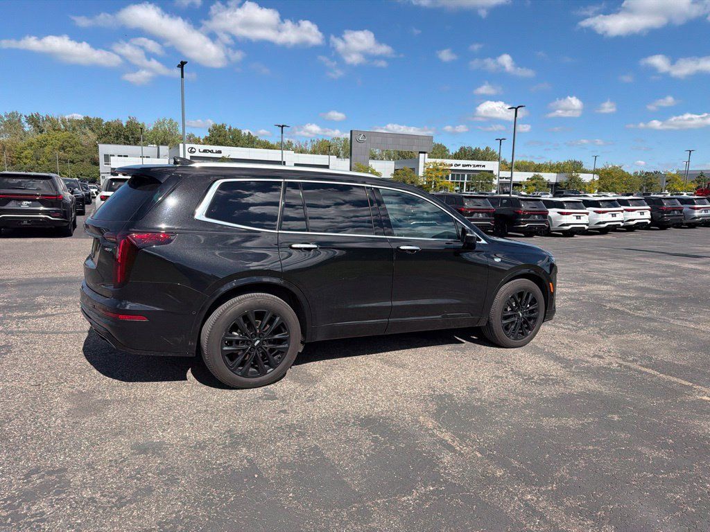 Used 2021 Cadillac XT6 Premium Luxury w/ LPO, ONYX Package AWD/4WD image 21