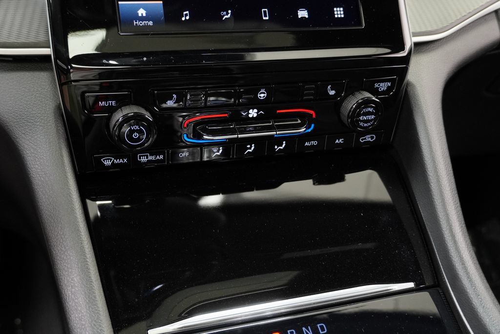 Certified 2024 Jeep Grand Cherokee L Altitude AWD/4WD image 25