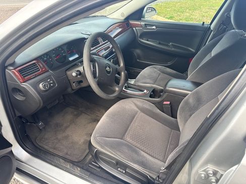 Used 2009 Chevrolet Impala LS FWD image 25