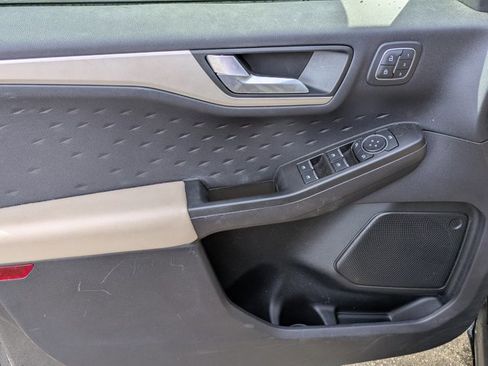 Used 2020 Ford Escape SEL image 14