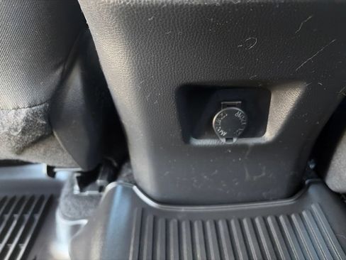 Used 2024 Toyota RAV4 LE AWD/4WD image 26