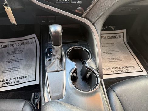 Used 2020 Toyota Camry SE image 21